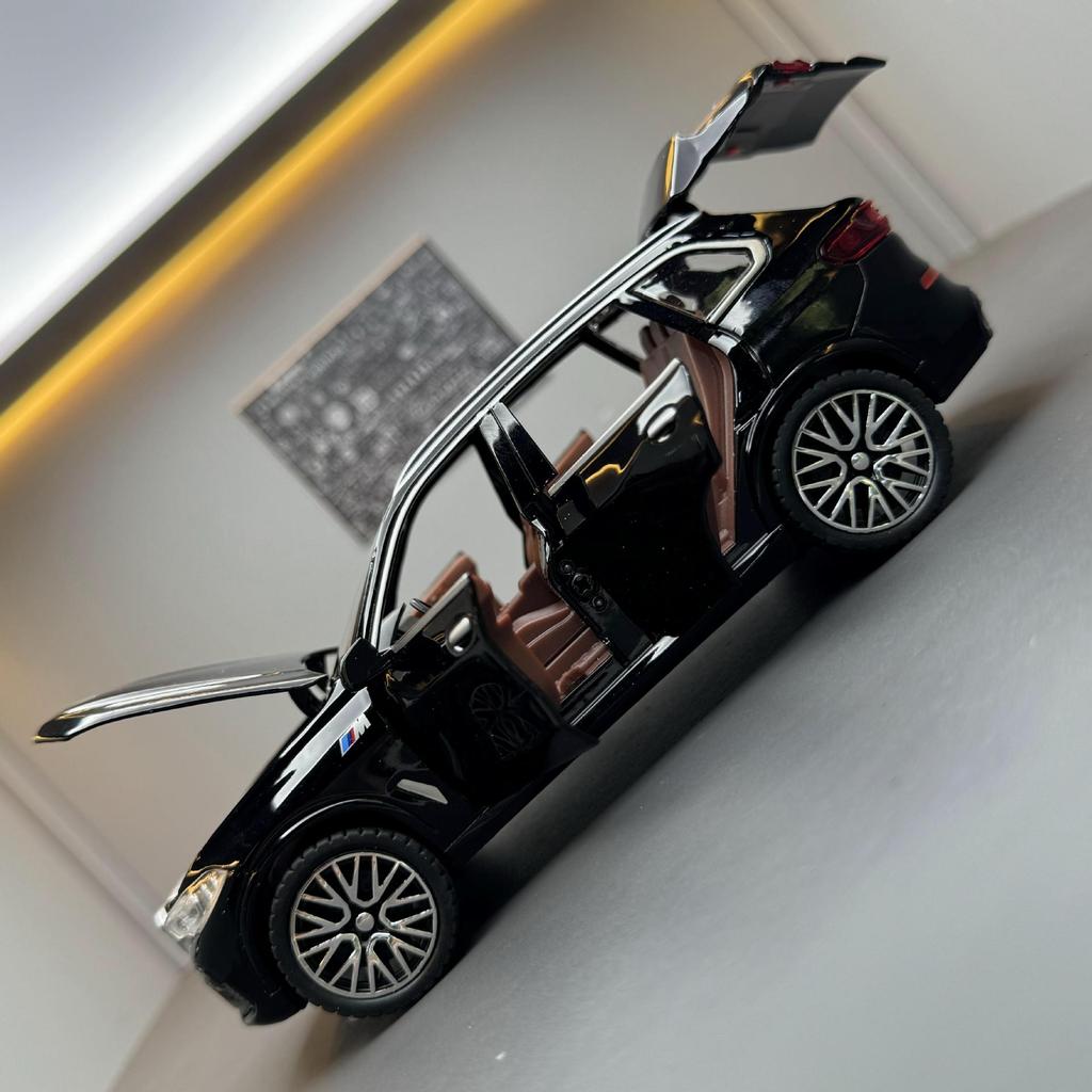 1/32 BMW X5 SUV Legierungsauto Druckgussmodell Simulation Sound & Licht Pull-Back Spielzeug Sammlung Dekorative Geschenk Jungen Hausdekoration