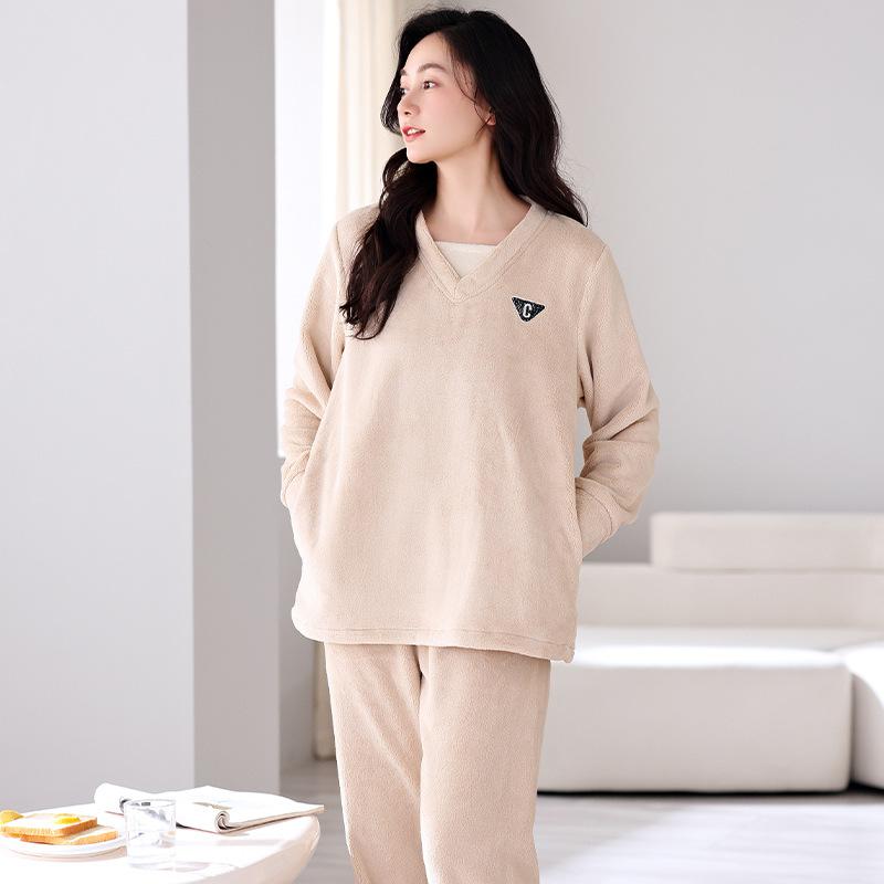 Coral Fleece Pajamas Women'S Autumn And Winter Winter Thickened Fleece Flannel Loungewear Suit Can Be Worn Outside In Winter To Keep Warm