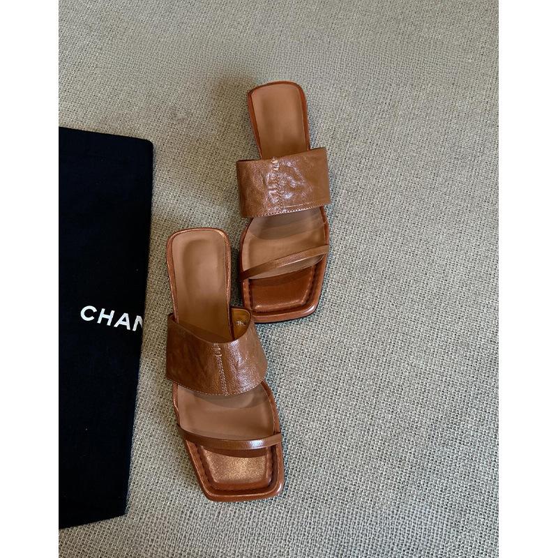 French thick heel square head half drag women's new summer wear retro and beautiful one-word drag Roman sandals are not tired