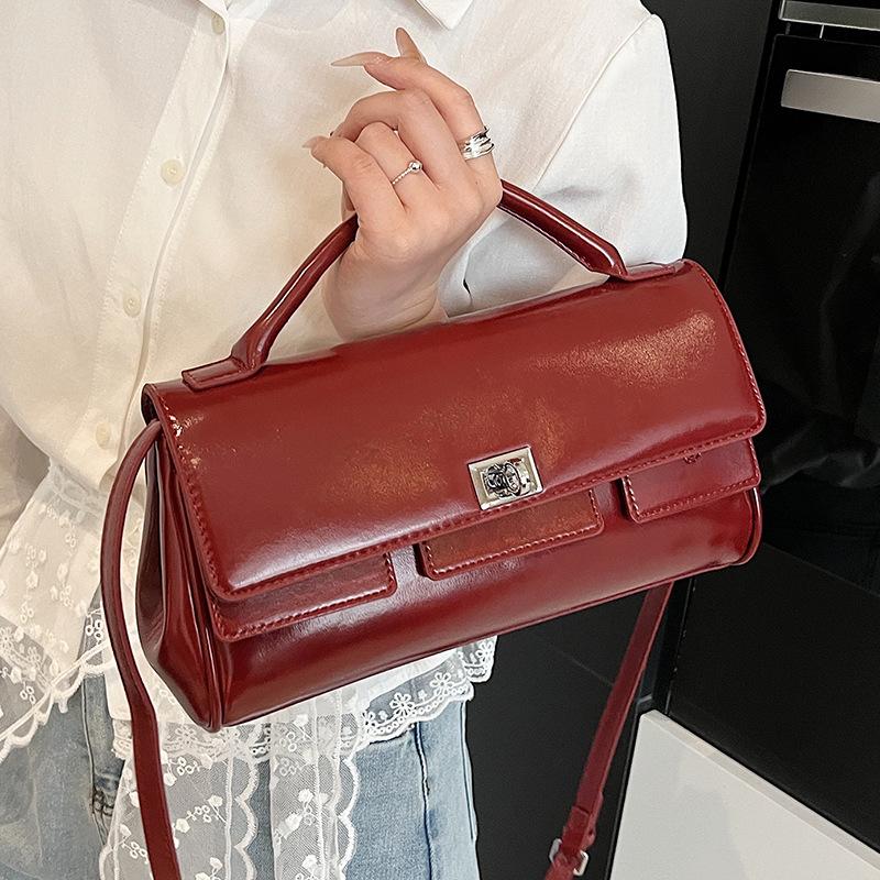 Wholesale Popular Korean High-end Temperament Oil Wax Leather Portable Small Square Bag Women's Fashion Commuter Style Versatile Messenger Bag