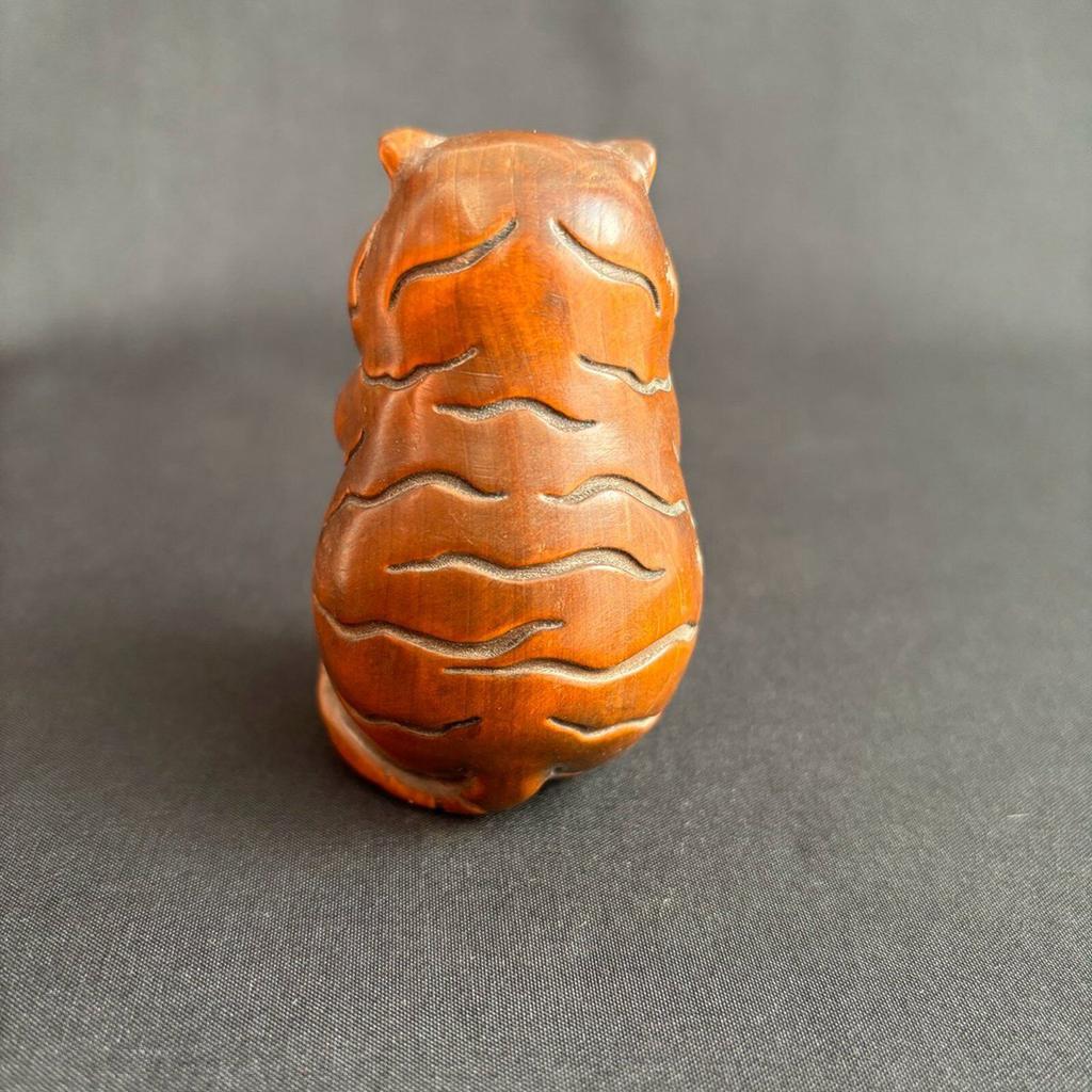 Chinese Boxwood Carving Exquisite lovely Tiger Statue Room Decor Interesting art