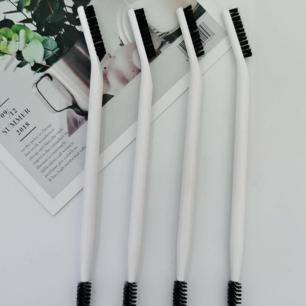 Portable Dual-Head Eyebrow & Eyelash Brush: Comb & Curl with One Tool for Effortless Beauty.