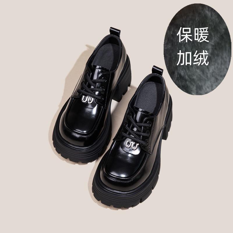 

Маленькие кожаные туфли в британском стиле женские зимние бархатные 2025 новые на высоком каблуке на платформе лоферы кожаные универсальные весенне-осенние одинарные туфли 39