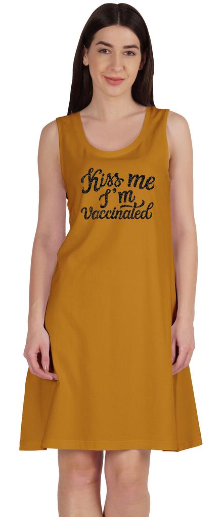 Inkmeso Kiss Me I  M Vaccinated T-shirt Funny Pro Vaccine Summer Scoop Neck