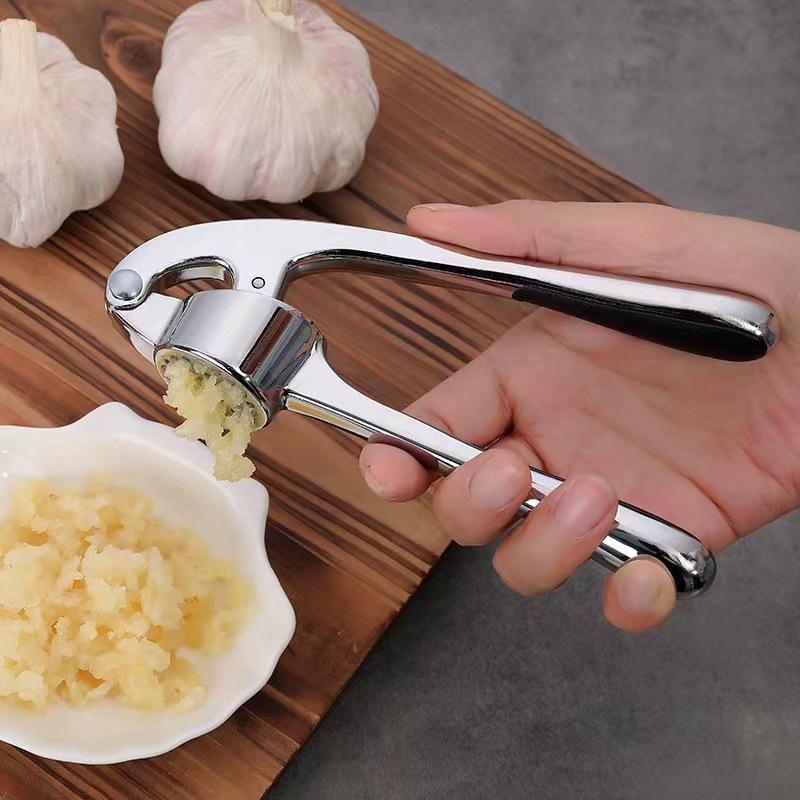 New Garlic Press Easy To Squeeze Clean with Soft Easy Squeeze Ergonomic Handle Zinc Alloy Garlic Mincer Crusher Kitchen Tools