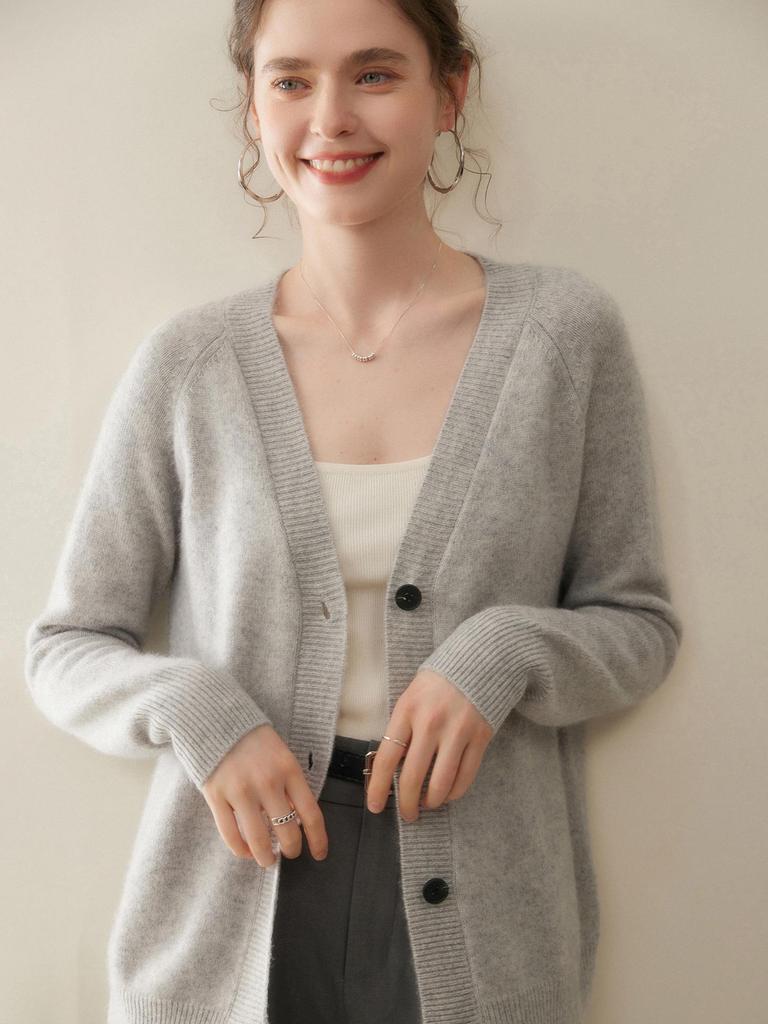 Thickened Autumn/Winter V-neck Cashmere Cardigan: Slimming Knitted Sweater for Women, Versatile and Stylish