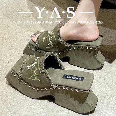 Nuove pantofole con plateau aperte in stile retrò da ragazza hot, da donna, con ricamo all-match e tacco alto