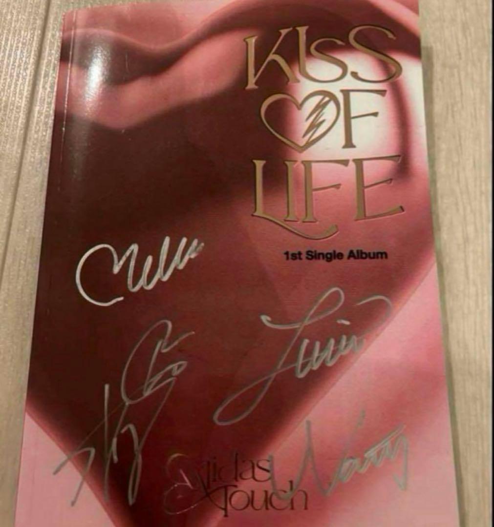 

[ВЖИВАНИЙ] Mwave Limited KISS OF LIFE Midas Touch Автографований CD