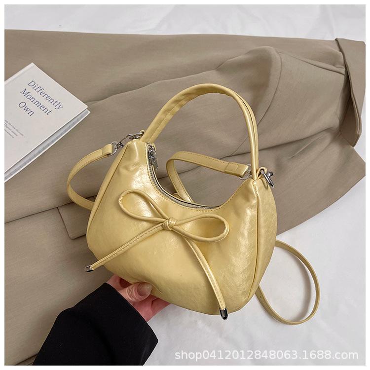 Niche Design Bag Women's 2025 New Summer Versatile Messenger Bag Exquisite Handbag Super Fire Small Bag