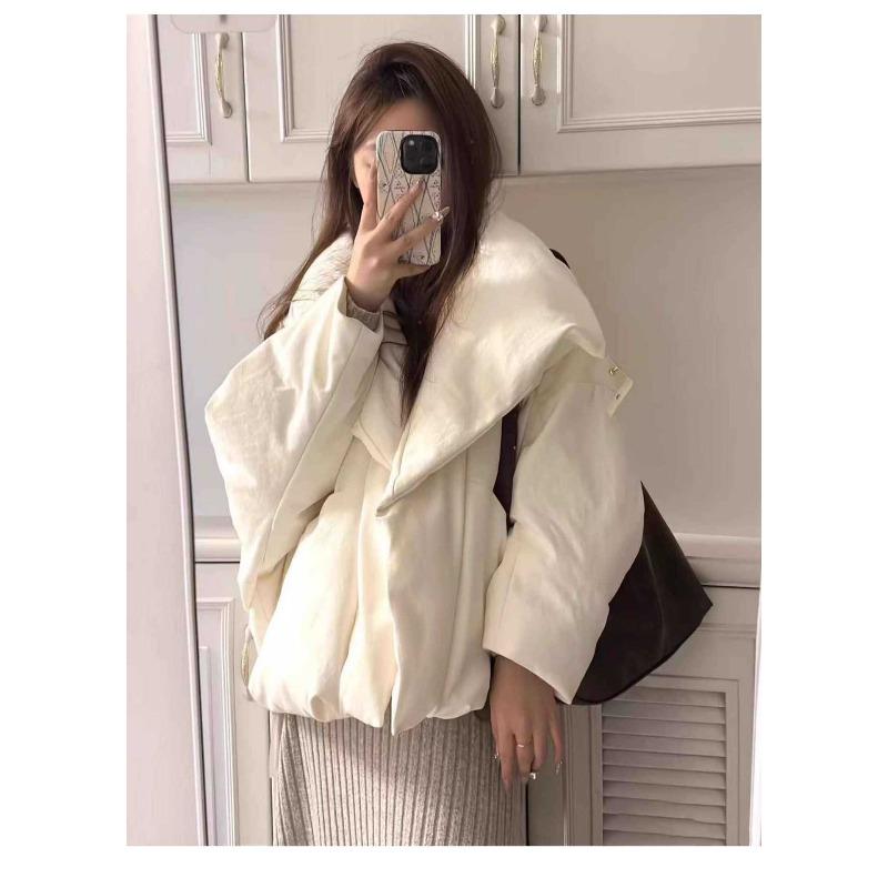 Kurze wattierte Jacke Damen Winter Neu Neu Exotische Nische Designgefühl Kleiner Mantel