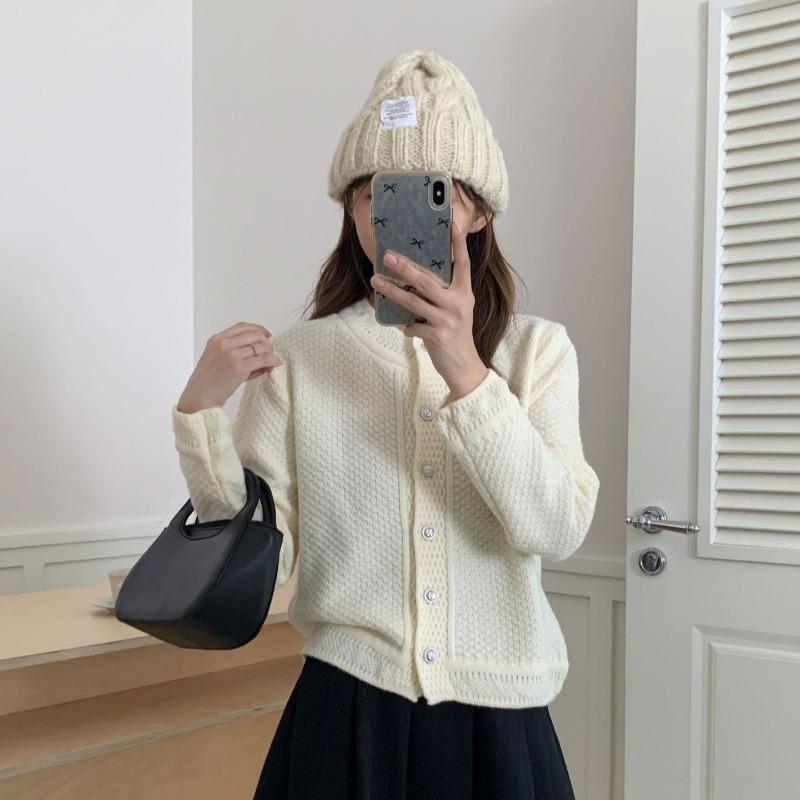 Autumn and Winter New Lazy Wind Sweater Cardigan Women's Simple Loose and Versatile Short Round Neck Knitted Jacket Top