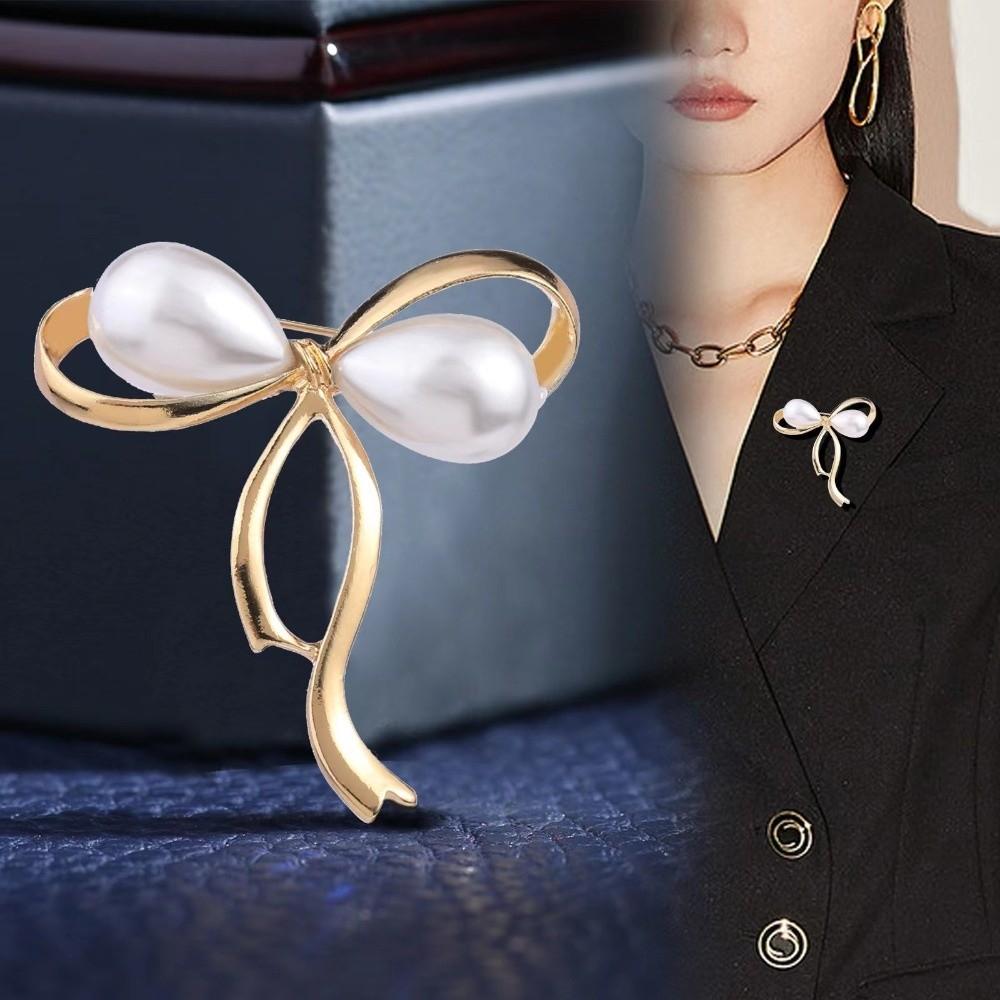 Exquisite Shiny Bowknot Brooch Zinc Alloy Hollow Rhinestones Brooch Small Bow Lapel Pins for Lady Dress