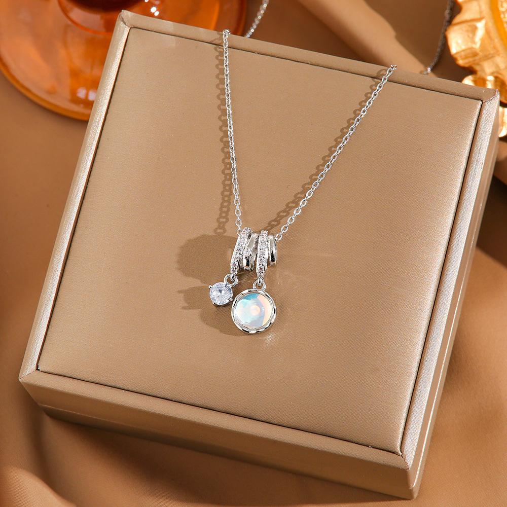Four Leaf Clover Pendant Necklace For Women Fashionable Zircon Crystal Adjustable Chain Delicate And Versatile Jewelry