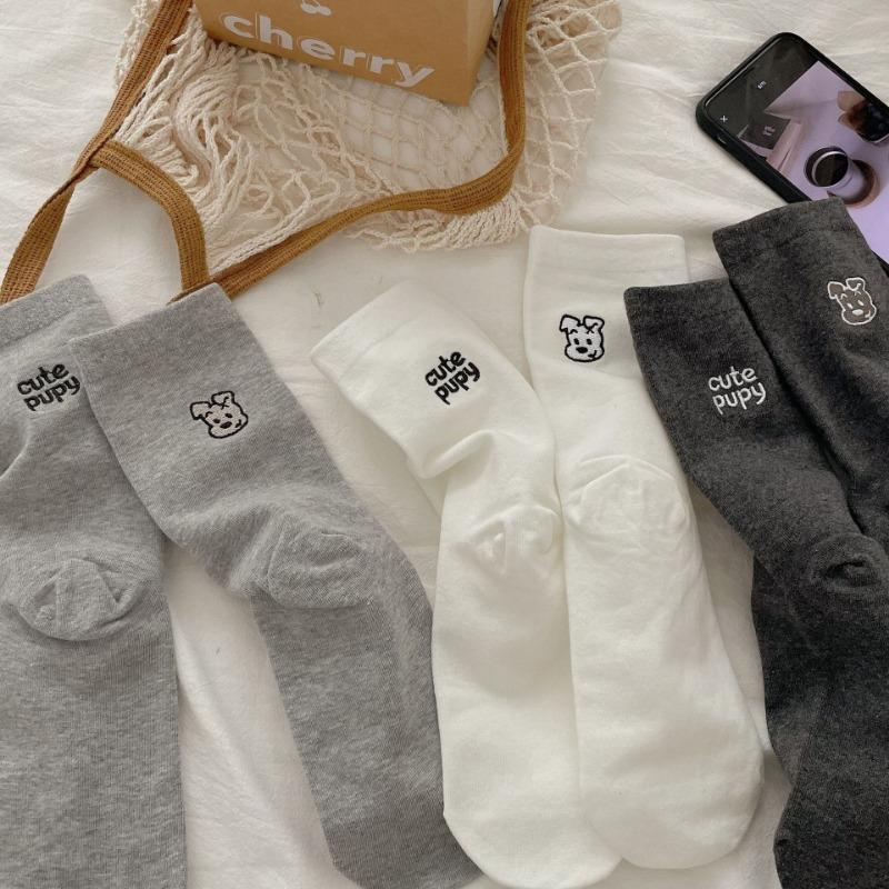 Ladies Autumn Simple All Purpose Embroidery Puppy Comfort College Wind Tube Cotton Socks