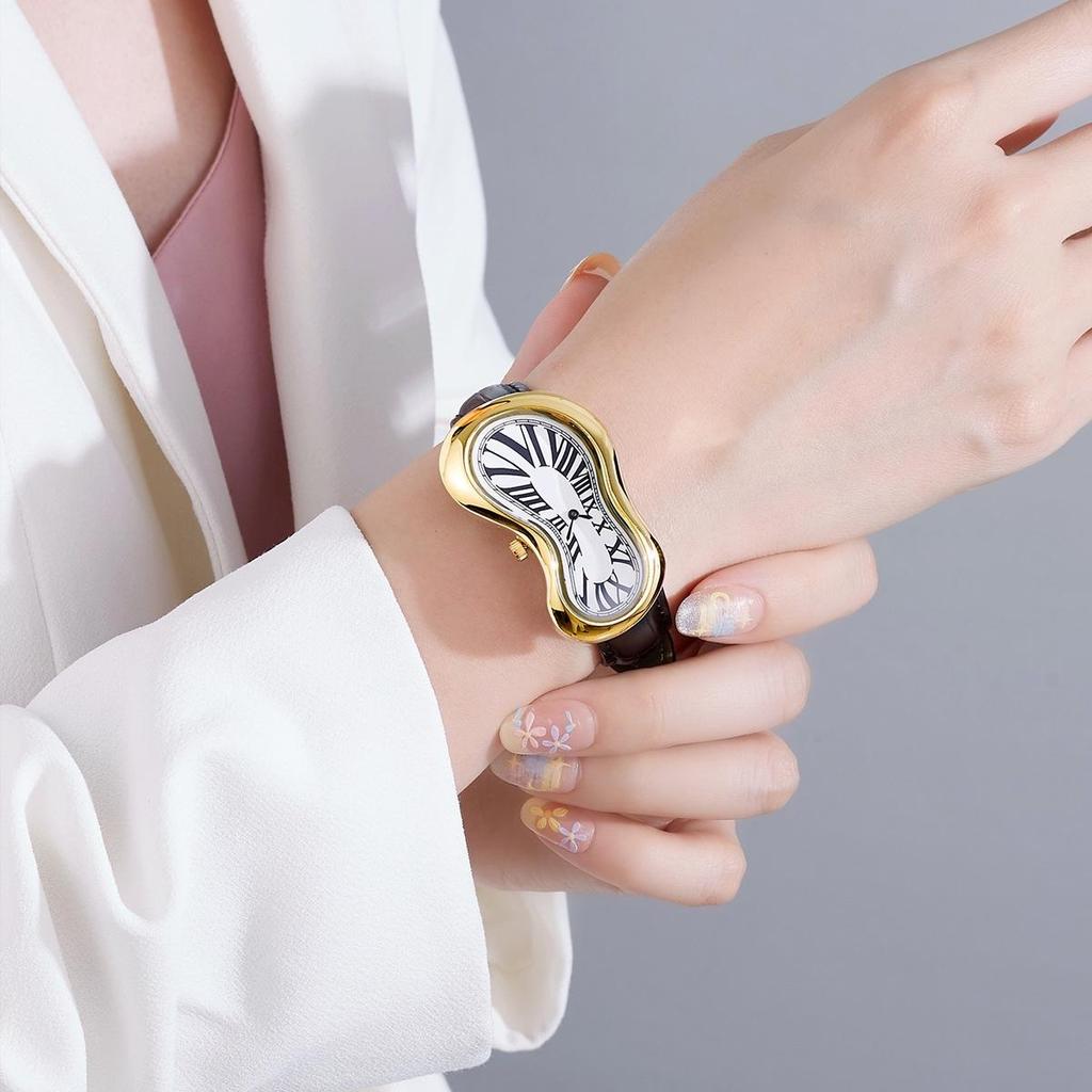 New Y2k Fashion Creative Men Women Melted Twisted Watches Luxury Streetstyle Irregular Shape Dial Unique Design Quartz Watch