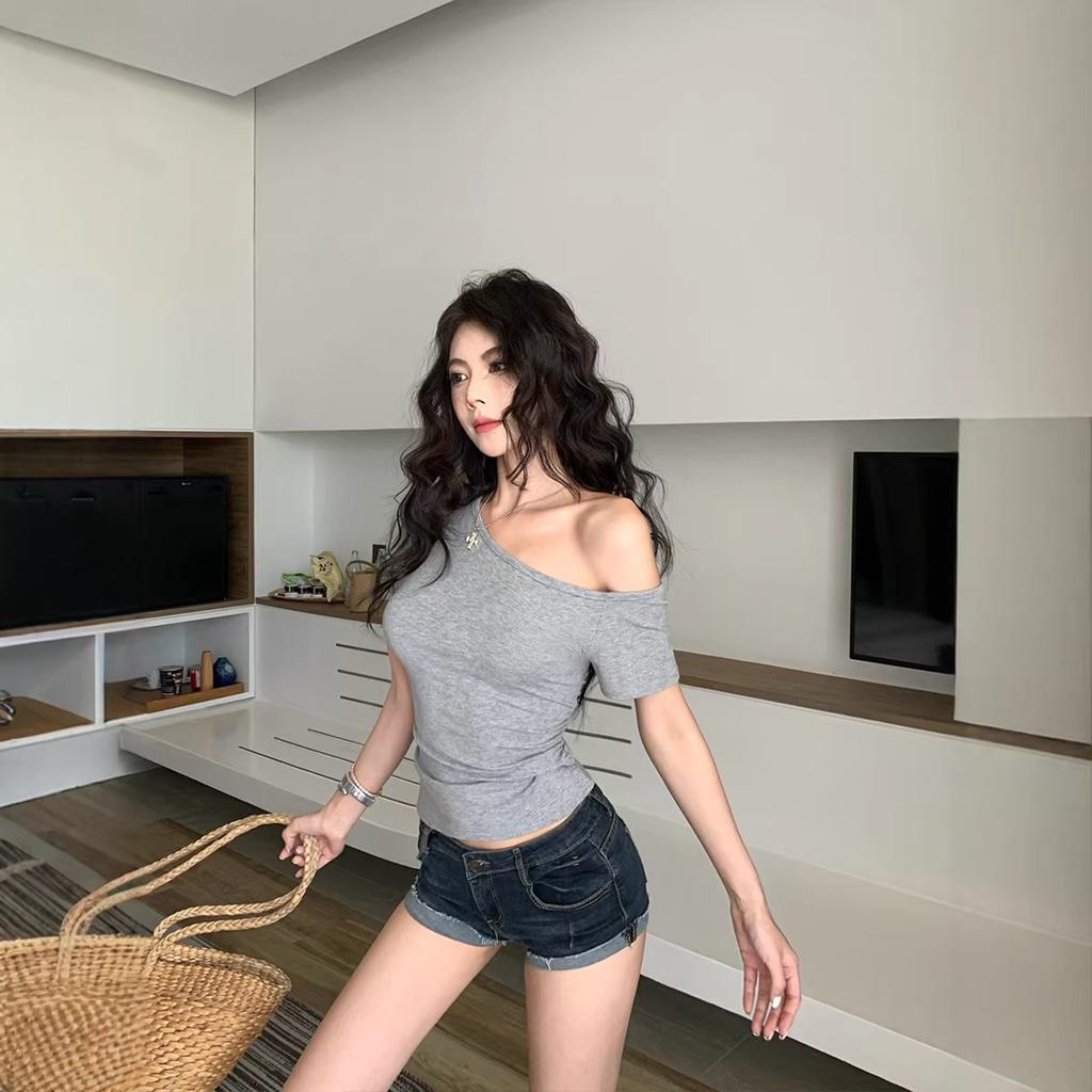 Korean Gray Slanted Shoulder Short-sleeved T-shirt Women's Summer New Pure Desire Style Spice Girl Slim Short T-shirt Off-shoulder Top Tide