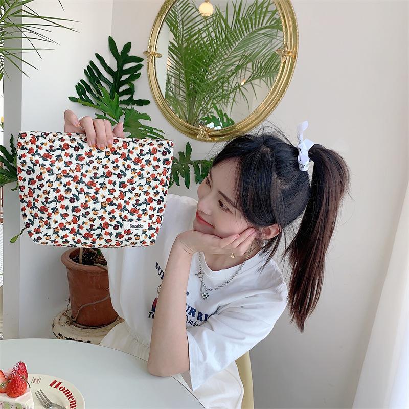 Flower Retro Velvet Makeup Bag Casual Storage Pouch Portable Travel Toiletry Bag