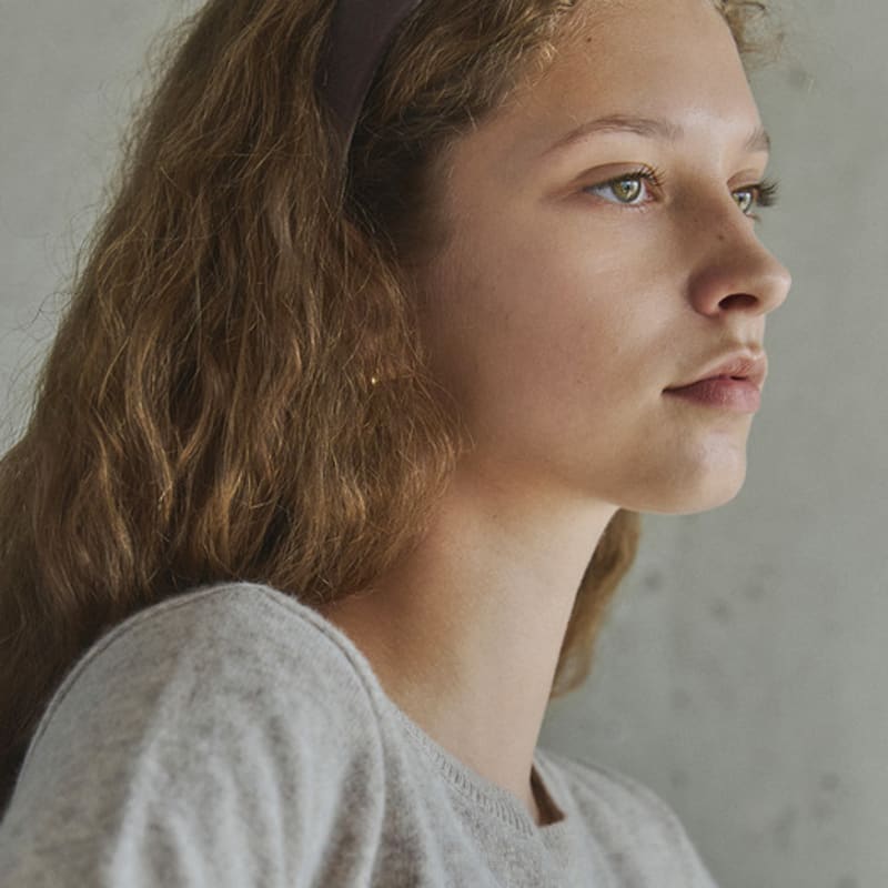 Ihr IHR LOGO SAMT HAARBAND / BEIGE