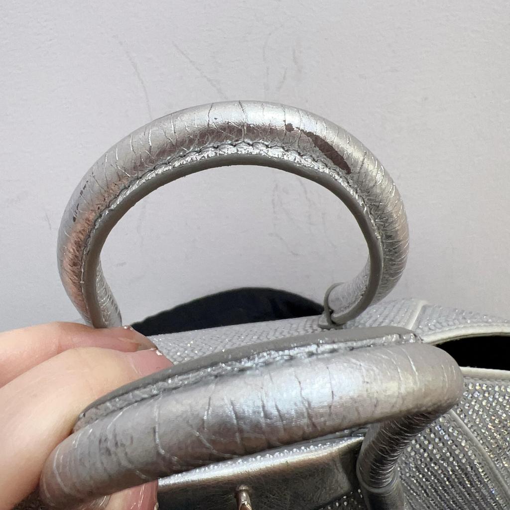[Pre-Owned] Antigona Silver Metal Magnetic Closure Silk And Calfskin Mini Shoulder Crossbody Bag - Very Good #EX0XO0