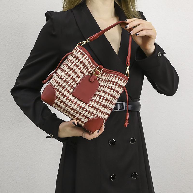 Wedding bag for female brides 2024 new model, high-end red wedding bag, niche light luxury crossbody bag, handbag