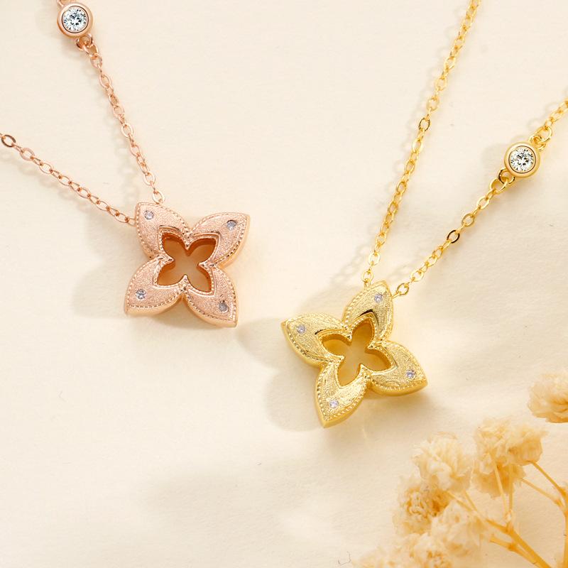 Brushed Four-leaf Clover Necklace Female French Retro Ins Style High-end Medieval Pendant