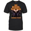 Meeste Kool Savas Arena Tour 2026 Naljakas Ugus T-särk - Pöidla üles žesti graafiline T-särk tuuri logoga, Kawaii esteetikaga lühikeste varrukatega särk kontserdiks