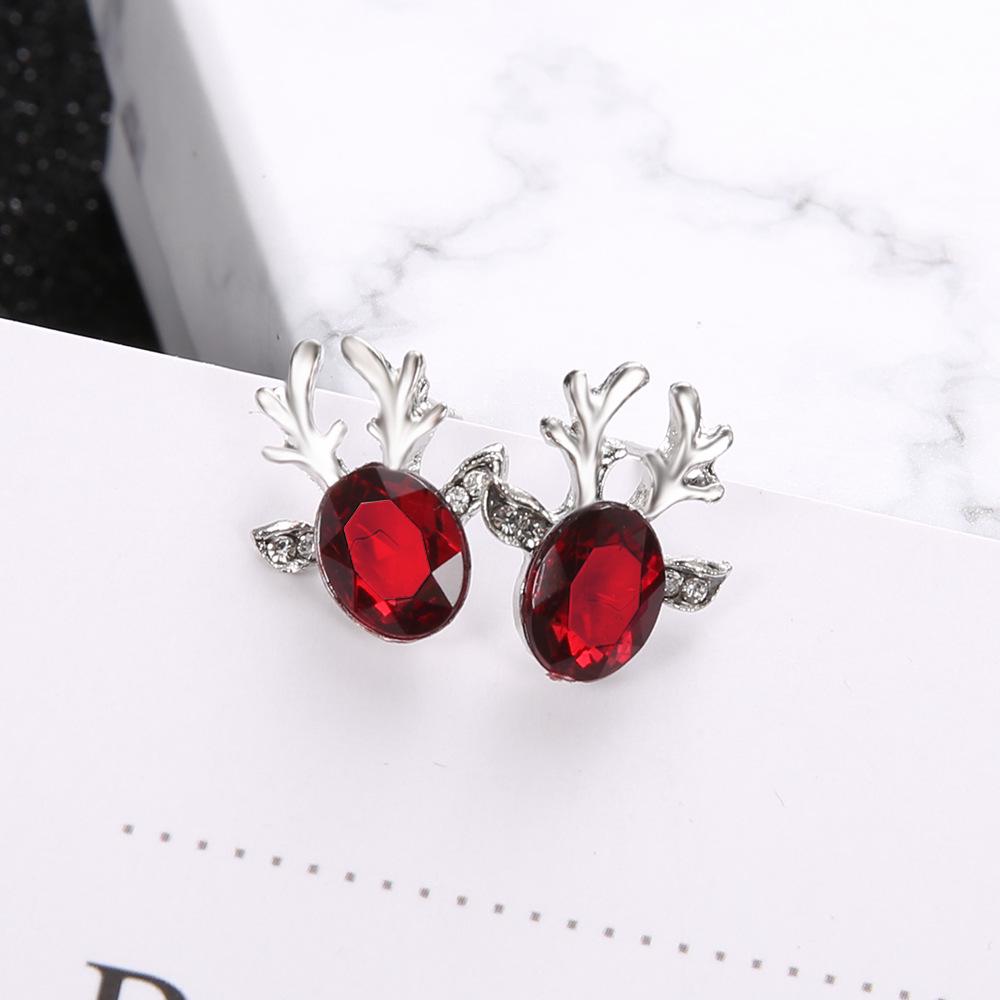 Fashion Personality Delicate Elk Head Diamond Stud Earrings Women'S Gift Series
