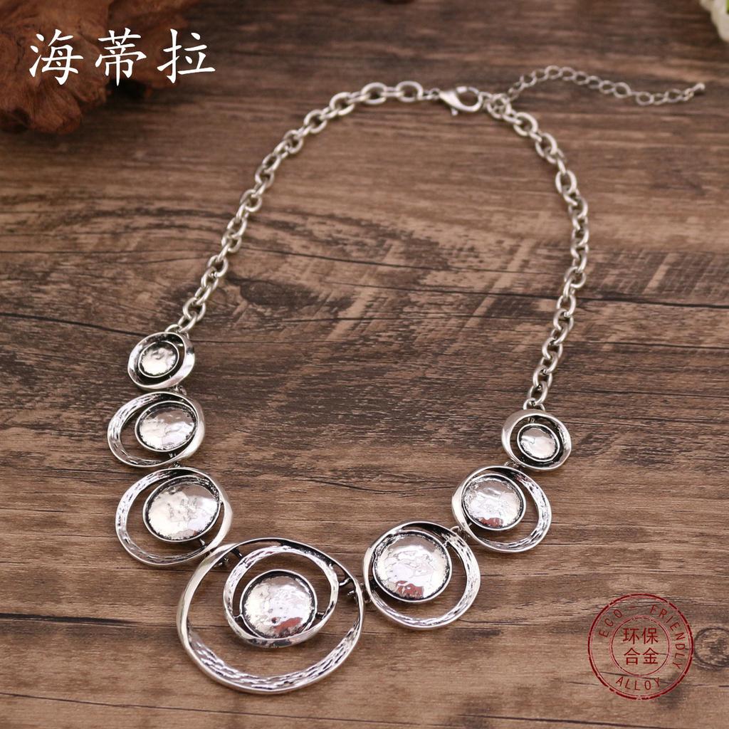 Nowy retro ażurowy okrągły zestaw kolczyków i naszyjnika, personalizowany zestaw kolczyków i naszyjnika w kolorze antycznego srebra