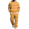 Completo casual da uomo con felpa con cappuccio a strati e pantaloni cargo con elastico in vita