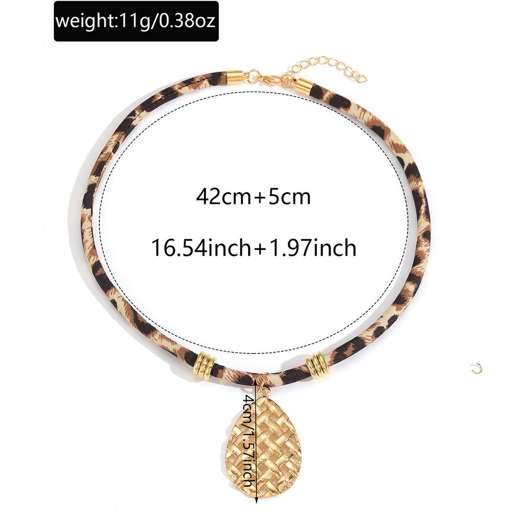 Vintage Leopard Print Necklace Sun Fish Shell Pendant Chain Sun Fish Shaped Pendant Necklace for Women and Girls