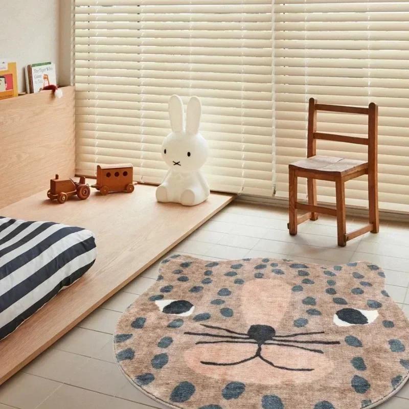 Shaped Children's Bedroom Carpets Home Decor Light Luxury Fashion Minimalist Cute Cartoon IG Soft Bedside Polyester Rugs
