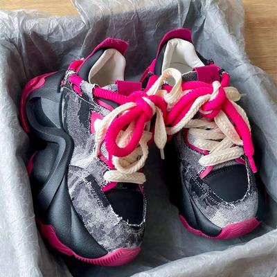 2024 Nouveaux Chaussures de Sport Décontractées à Lacets à Semelle Épaisse de Luxe pour Femmes Chaussures de Course Respirantes Colorées avec Sens du Design pour Femmes baskets