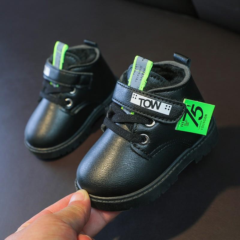 

Модные универсальные кожаные ботинки для мальчиков-одноклассников, осенне-зимние новые зимние ботинки из хлопка, короткие ботинки, детские бархатные зимние ботинки 16 чёрный