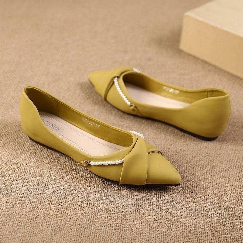 Single shoes for women in 2025 are popular, pointed soft leather is fashionable and versatile, comfortable, one pedal is not tired, and the feet are