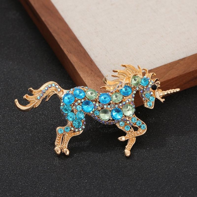 Elegant Unicorns Brooch For Women Portable Alloy Jewelry Accessory for Daily Wear and Special Occasions