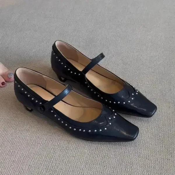 Low Heels Shoes Woman Flats Shallow Mouth Rivets Studs Female Moccasin Dress Retro Genuine Leather Rubber   Janes