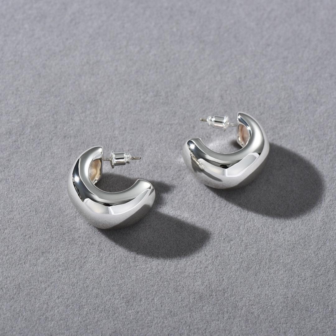 

Retro Geometric Simple Temperament C-Shaped Smooth Circle S925 Silver Needle Stud Earrings Niche Light Luxury Fashion Earrings