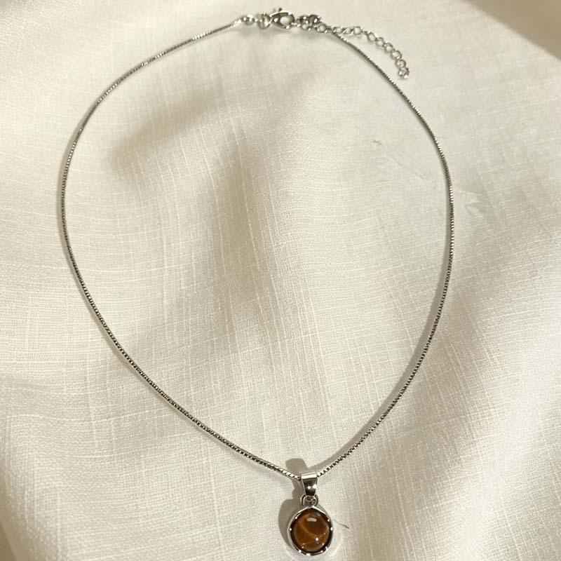 2025 White Chalcedony Round Pendant Necklace: Versatile Summer Fashion Clavicle Chain for a Chic and Stylish Look
