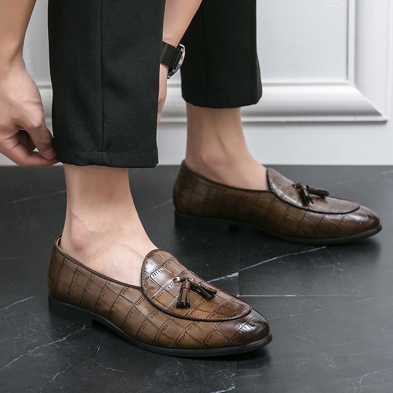 Fashion Casual men's loafers Classic luxury designer style Party or Daily office Black Brown Daily versatile adult leather shoes