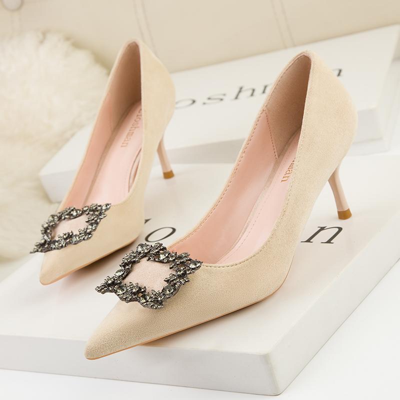 Mode HOT Damen 9,5cm 6cm Hohe Absätze Schwarze Pumps Dame Elegante Schuhe Weiblich Kristall Schnalle Scarpins Frau Nude Abschlussball Hochzeit Brautabsätze