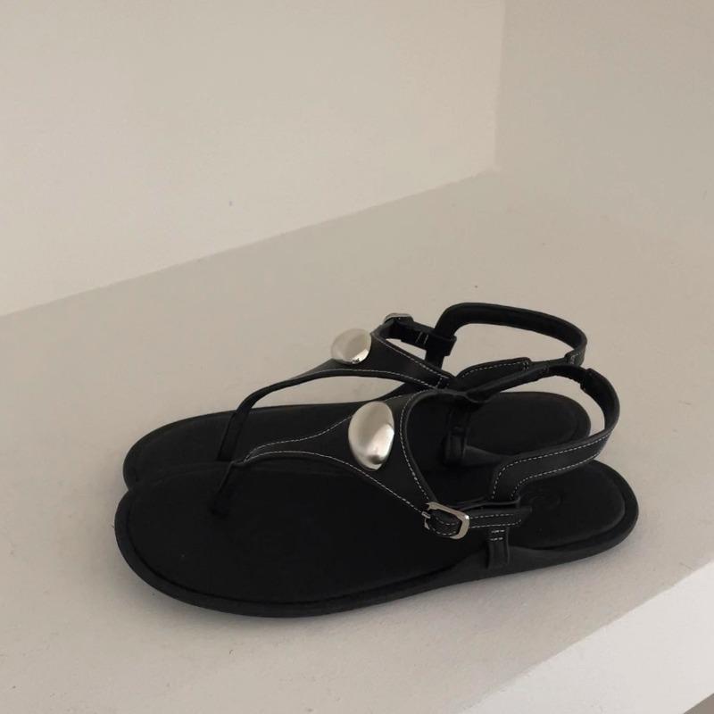 

New design sense small silver egg soft leather sandals women s versatile and thin flat-bottomed herringbone toe cool slippers outside 35 чёрный