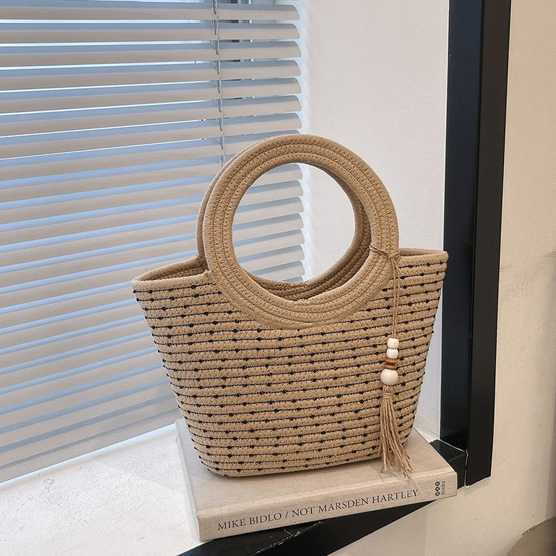 

Large capacity bag new 2025 fashion woven shoulder bag women s casual bucket bag personalized niche beach bag Without pendant хаки