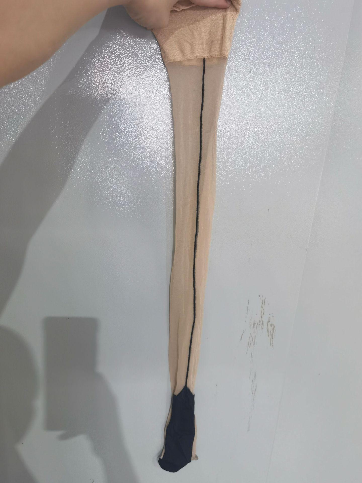 

Європейські та американські сексуальні панчохи вище коліна у вертикальну смужку - Ультратонкі тілесного/чорного кольору One Size