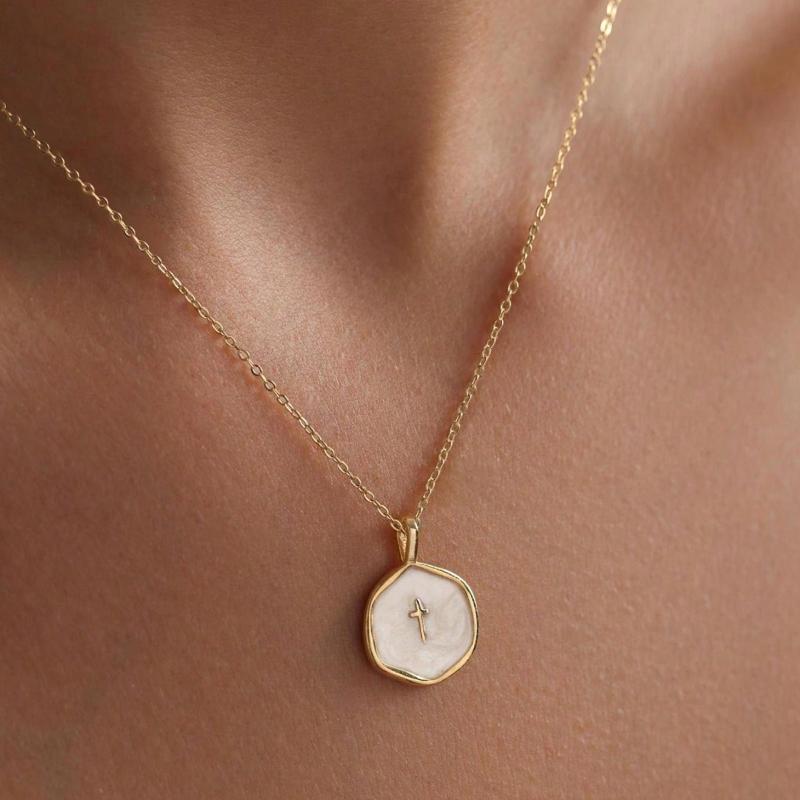 Dainty Cross Pendant Necklace Cute Small Cross Choker Necklaces Everyday Simple Cross Charm Choker Minimalist Religious Jewelry