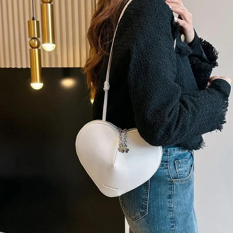 Sacs en forme de cœur pour femmes Mini sac à bandoulière en bandoulière  pour femmes Sac en forme de cœur rouge pour dames Sac de poche tendance