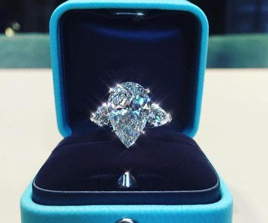 Luxury New, Niche Design Water Drop Zircon Engagement Ring, Fashion ins Wind Pear Shaped Zircon Ring