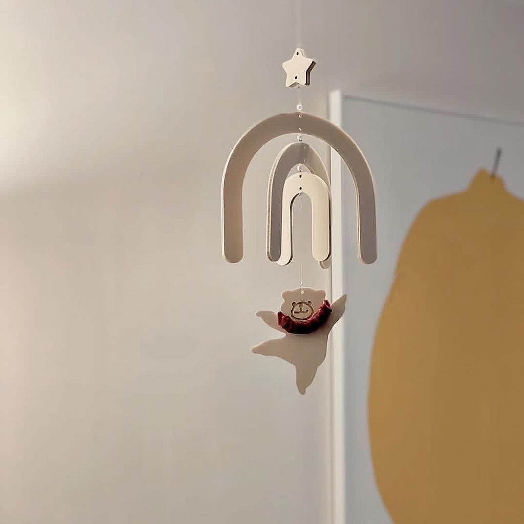 Nordische Holz Tanzender Bär Windspiel Kinderzimmer Wandhängeornamente Handgefertigter Anhänger für Babyzimmer Kinderzimmer Dekoration