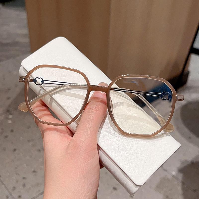 Feminine Glasses with A Polygonal Frame TR90 Can Be Equipped with A Degree.