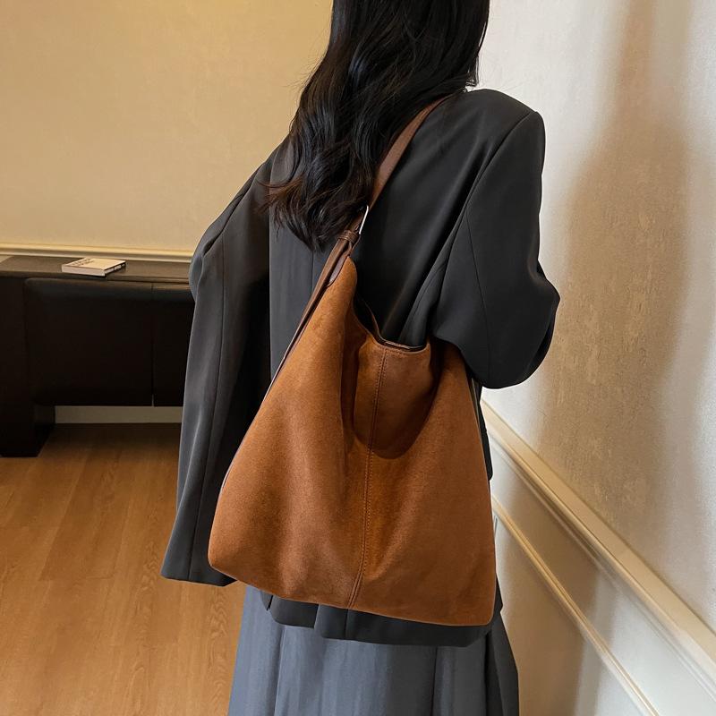 

Retro Matte Large Capacity Tote Bag - Autumn/Winter Handbag, Women s Simple Shoulder Underarm Bag кофейный