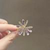 Fashion Daisy Brooch Female High-End Temperament Accessories Internet Celebrity Suit Anti-Light Pin Corsage